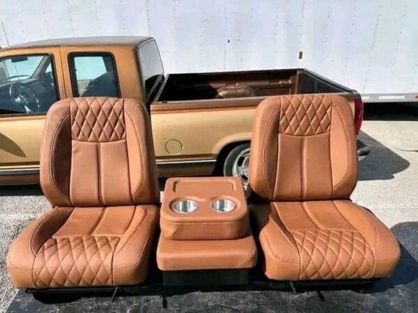 C10 BUCKET SEAT WITH CONSOLE