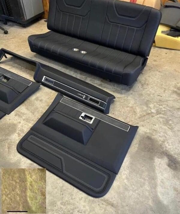 C10 black interior - Image 2