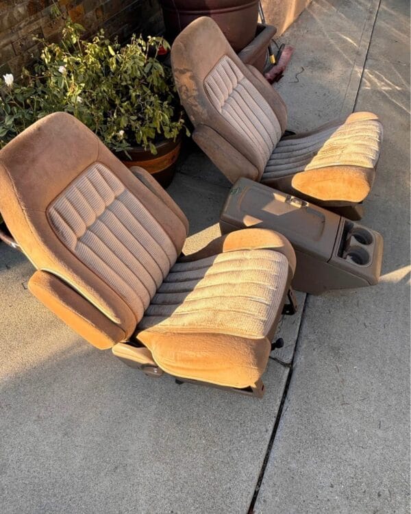 88-94 obs chevy Tan bucket seats with console - Image 2