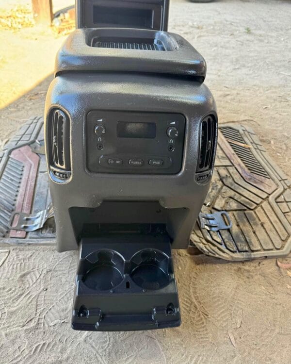 99-06 Charcoal Grey Silverado Center Console  Fit:Silverado,Sierra,Yukon,Tahoe,Avalanche etc. Includes:center console and dash bracket with bolts