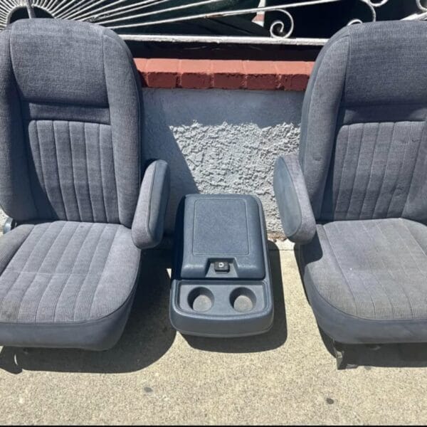 Ford f150 1988 bucket seats in good condition  fits 1987-1991 ford lariat ford 150