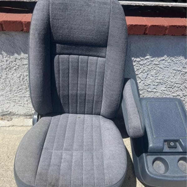 Ford f150 1988 bucket seats in good condition  fits 1987-1991 ford lariat ford 150 - Image 2