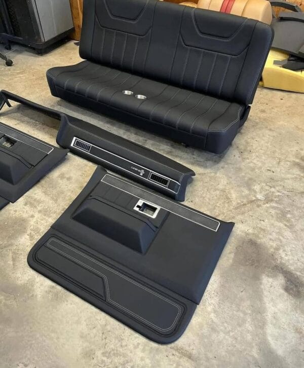 C10 black interior - Image 2